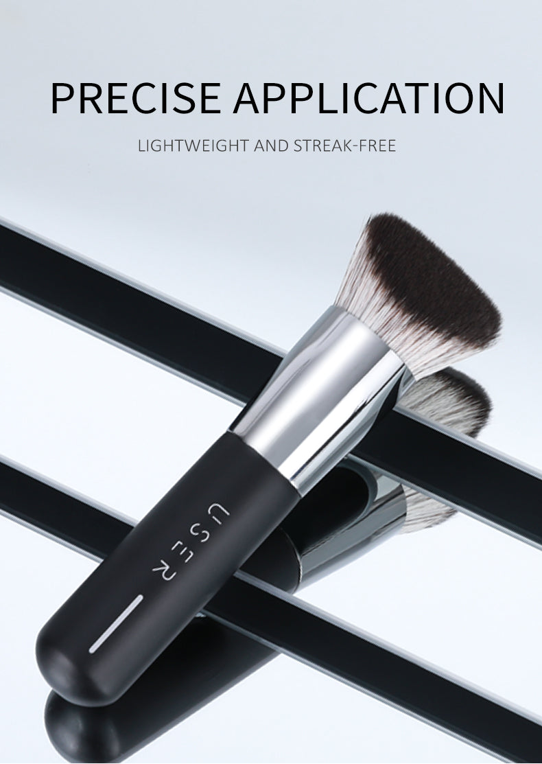 USER foundation brush U101, V shape, for liquid foundation